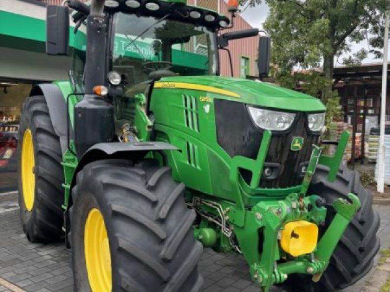 John Deere 6215 R