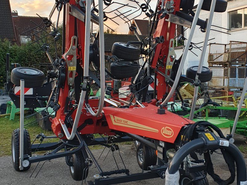 Vicon Fanex 1124 Cmit Fahrwerk und Stützrädern-