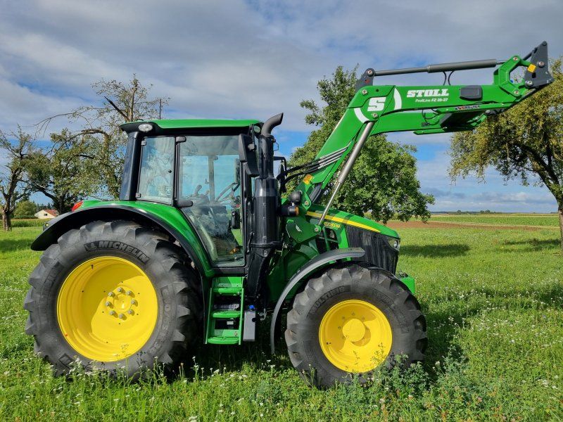 John Deere 6120M AutoPowr Frontlader a24