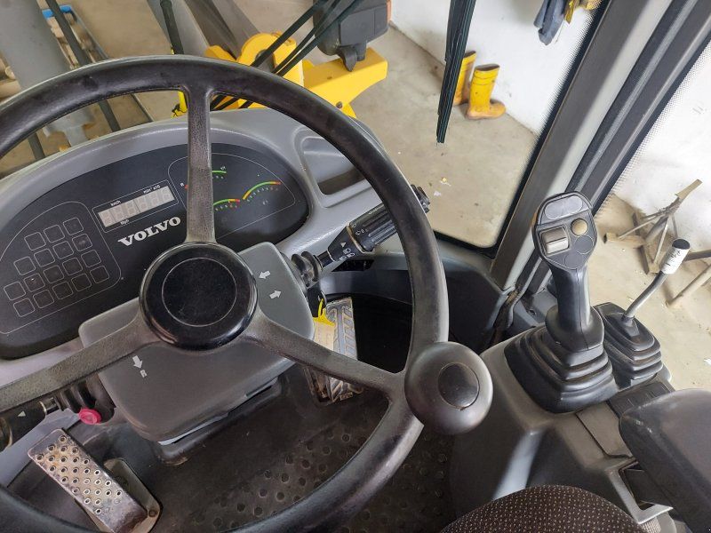 Volvo L 30 Pro, Bj.  mit neuen Breitreifen