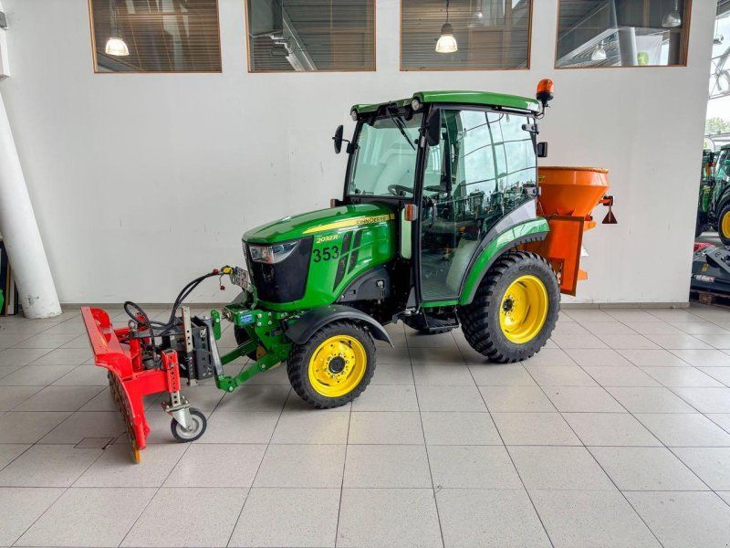John Deere 2032R Winterdienst