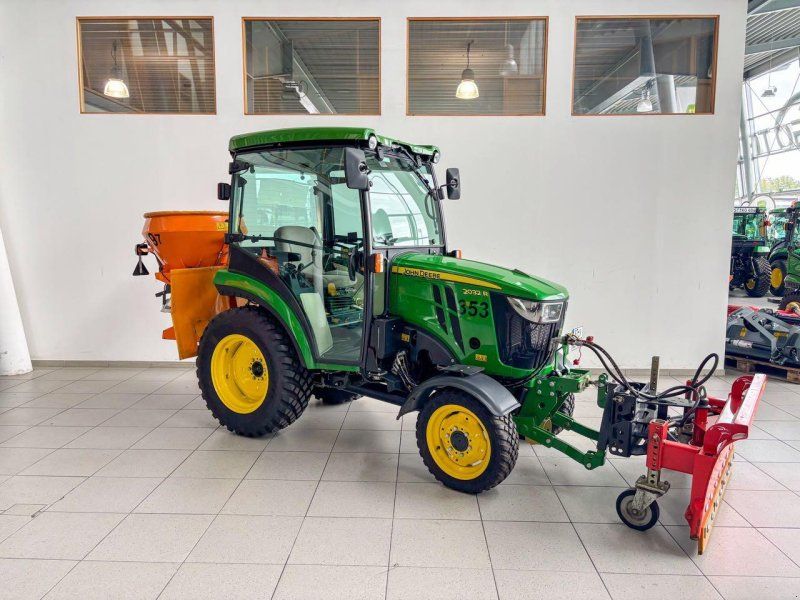 John Deere 2032R Winterdienst