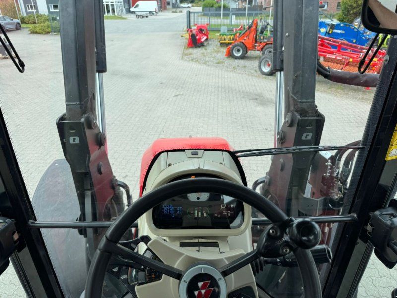 Massey Ferguson 5613 Dyna-6