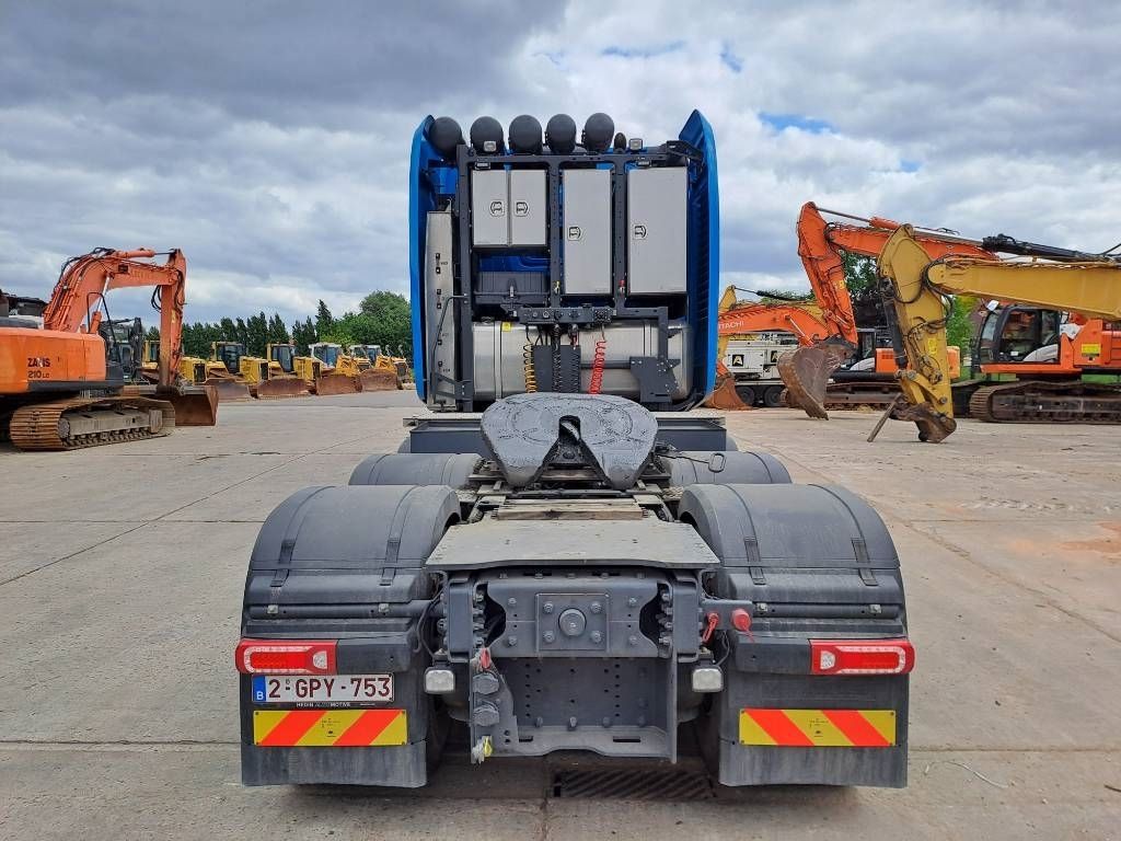 Mercedes-Benz Actros 4463 LS Giga (180Ton Push/Pull)