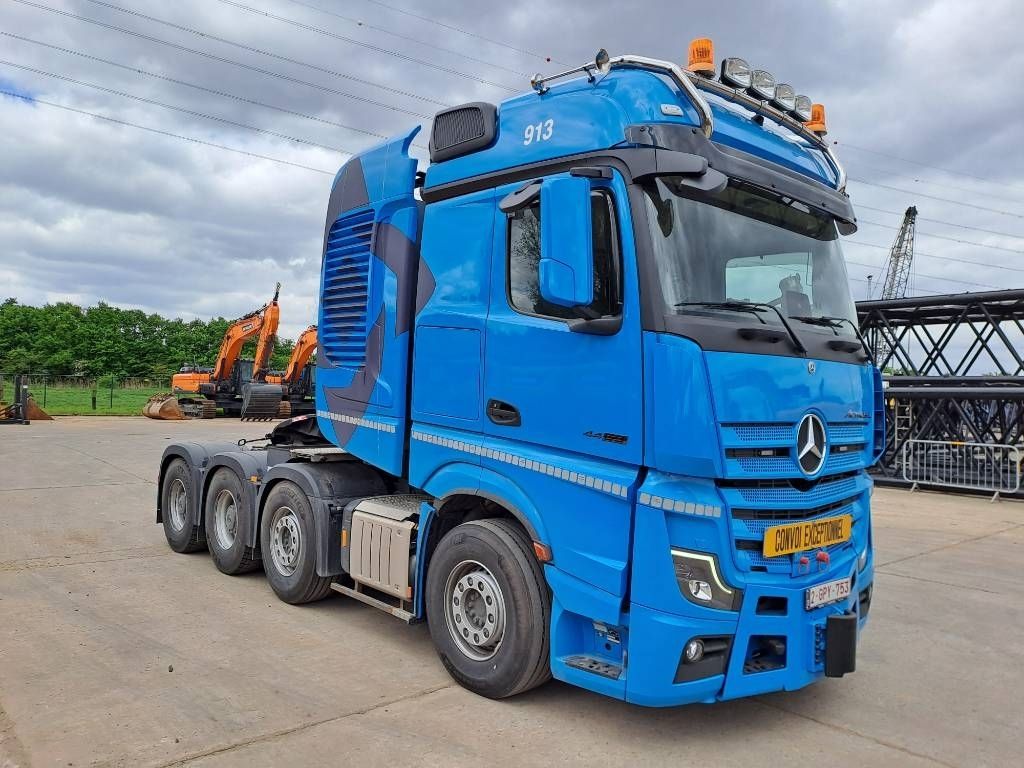 Mercedes-Benz Actros 4463 LS Giga (180Ton Push/Pull)