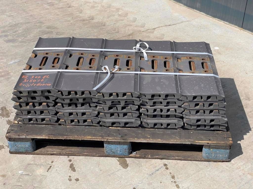 CASE CX290 / CX300 Shoes/Pads