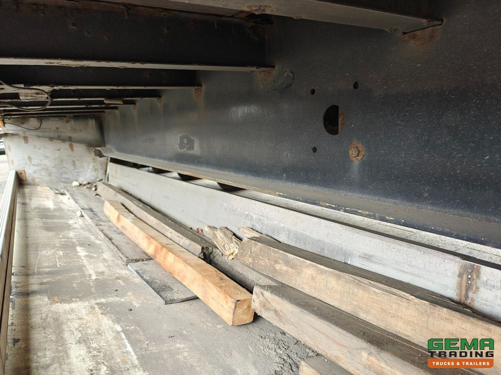 LAG O-3-39 01 3-Axle BPW - MEGA - Sliding tarpaulin/Sliding roof - Moffett connection - 10/2025 MOT