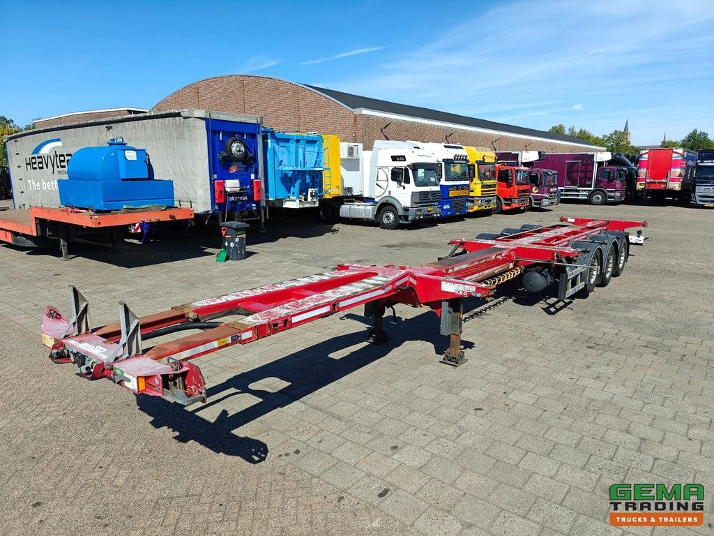 D-Tec FLEXITRAILER 3-axle SAF - MULTI - Disc brakes - Lift axle - All connections - 4749 kg - 04/2026 MOT