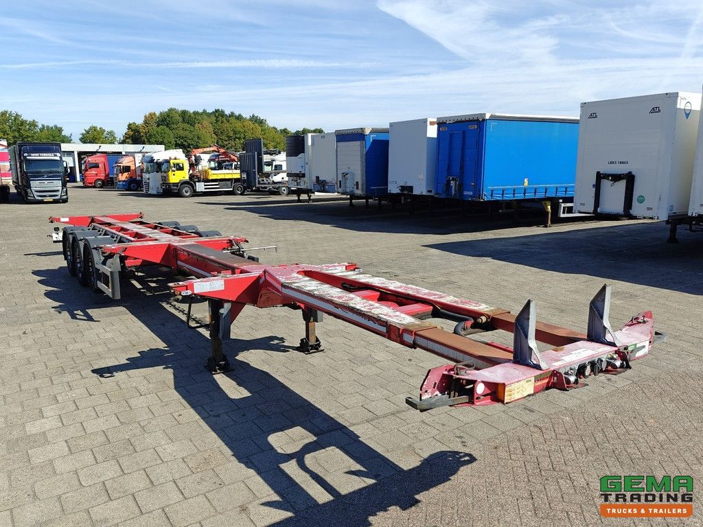 D-Tec FLEXITRAILER 3-axle SAF - MULTI - Disc brakes - Lift axle - All connections - 4749 kg - 04/2026 MOT