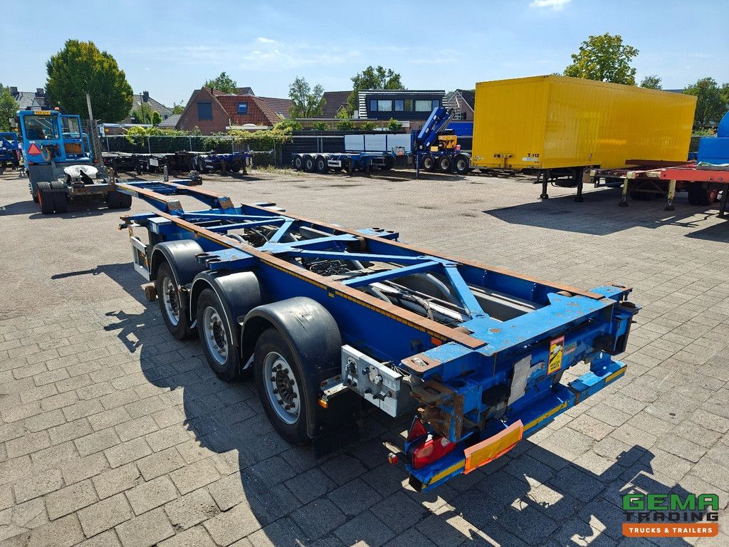 Van Hool 3B0079 3-axle SAF - Disc brakes - All connections / Universal chassis - 10 units in stock