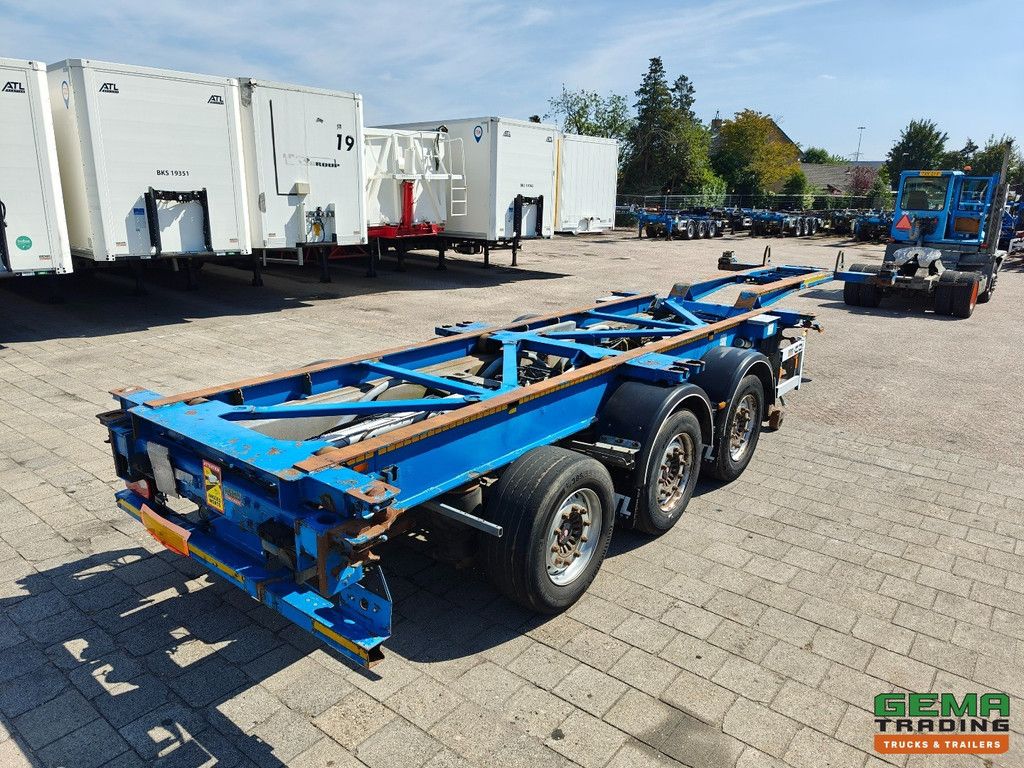 Van Hool 3B0079 3-axle SAF - Disc brakes - All connections / Universal chassis - 10 units in stock