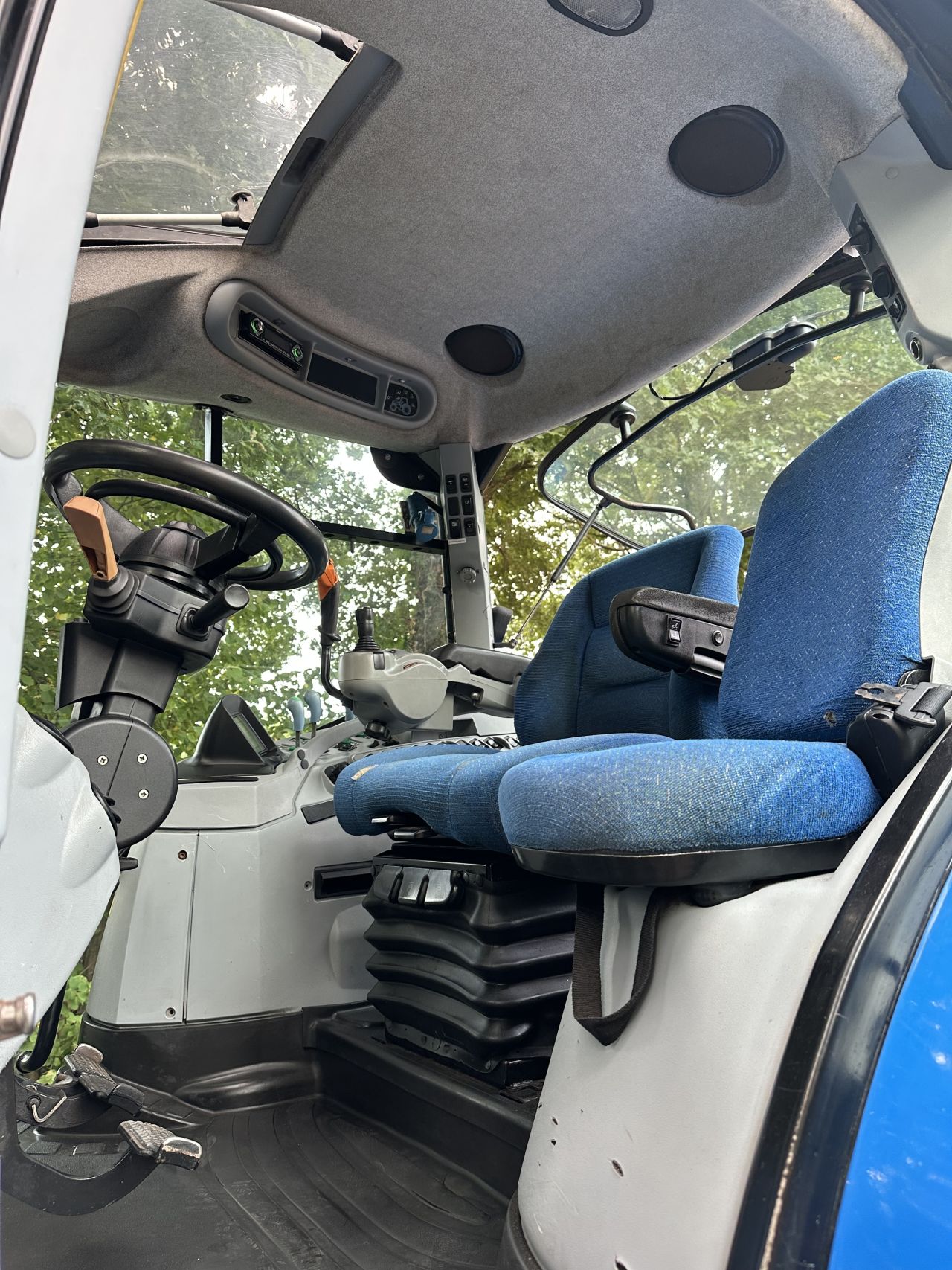 New Holland T7030 PC