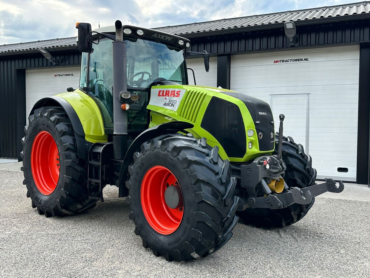 TE KOOP: zeer nette CLAAS AXION 850