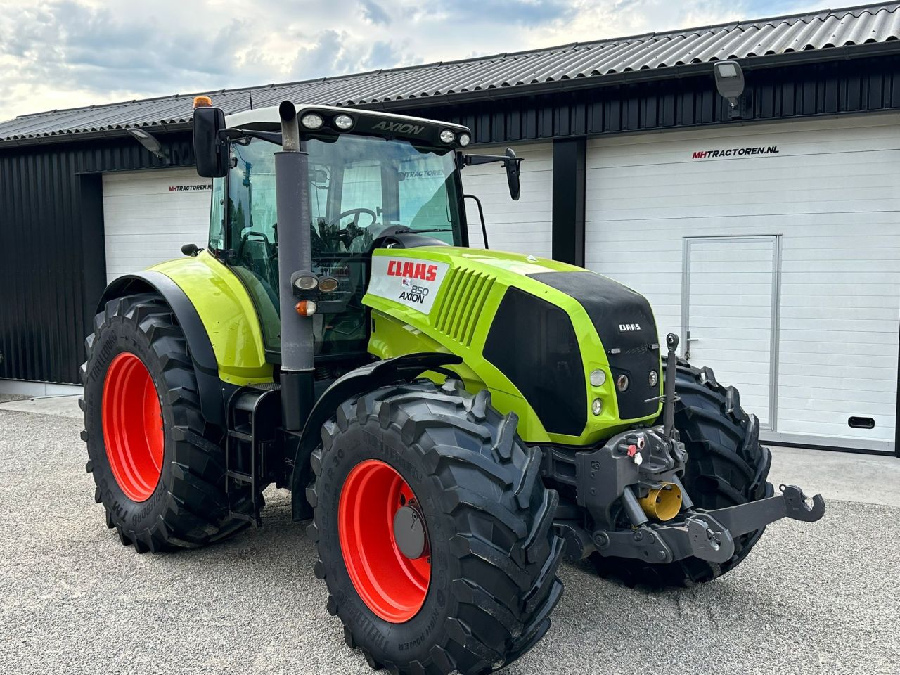 TE KOOP: zeer nette CLAAS AXION 850