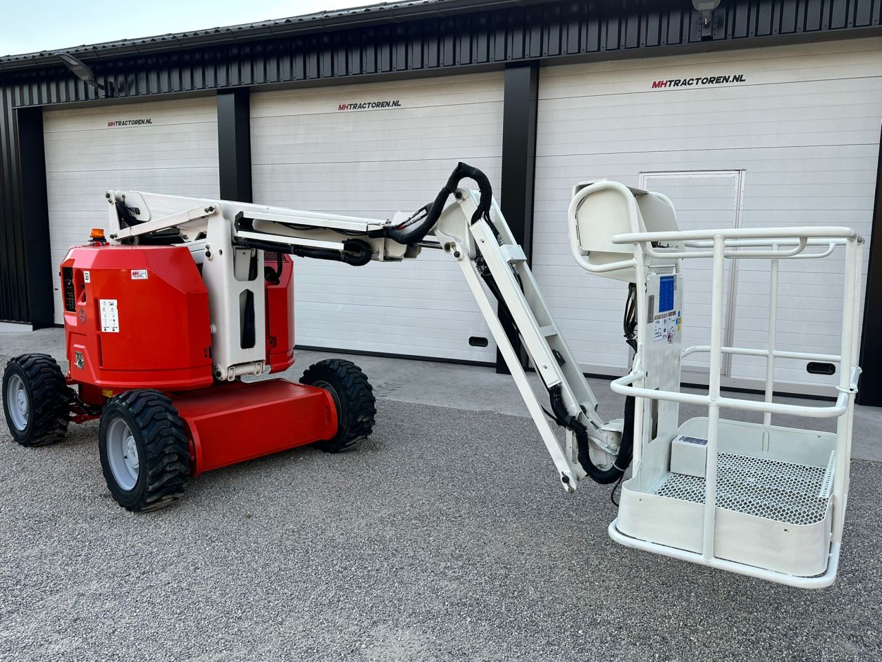 TE KOOP: zeer nette GENIE Z34-22 hoogwerker