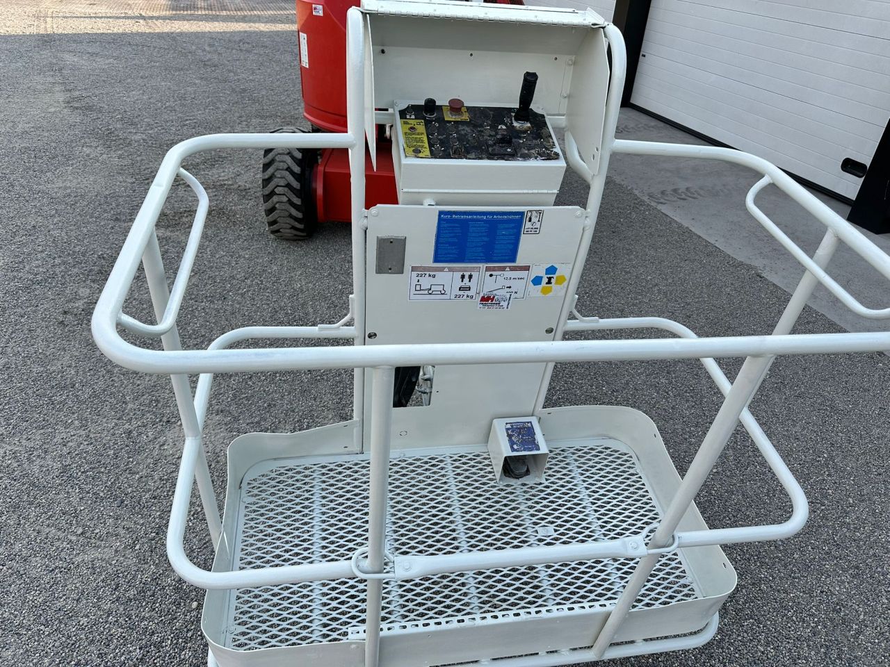 TE KOOP: zeer nette GENIE Z34-22 hoogwerker