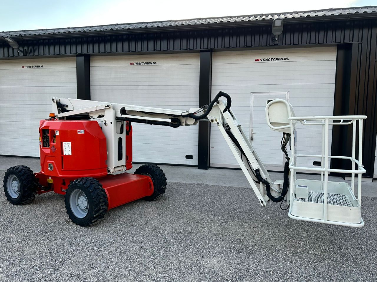 TE KOOP: zeer nette GENIE Z34-22 hoogwerker