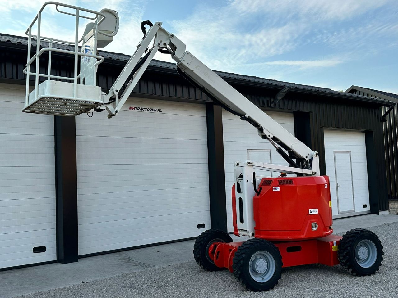 TE KOOP: zeer nette GENIE Z34-22 hoogwerker