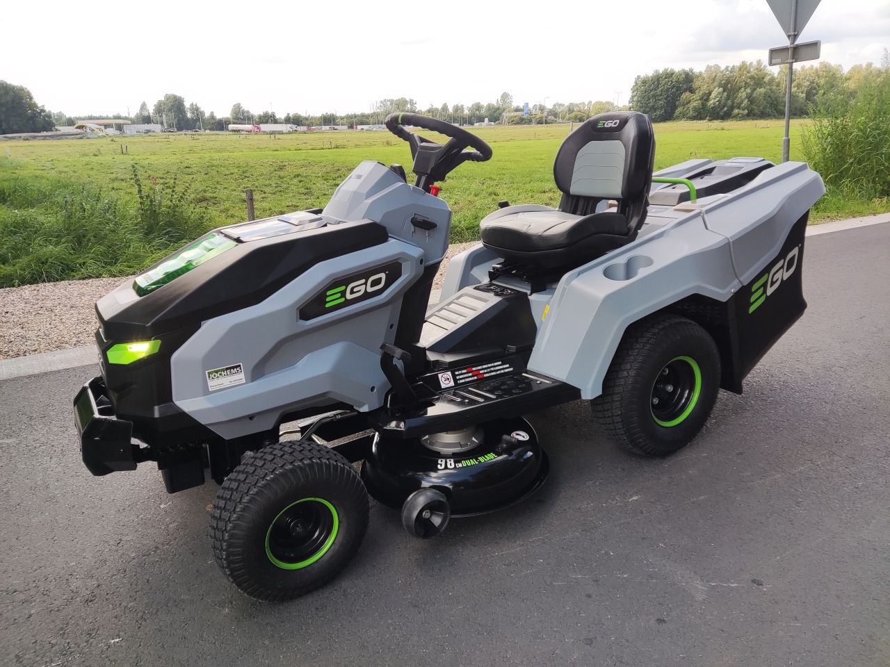 EGO zitmaaier (type TR3801E-B (accu), 98 cm., opvang)