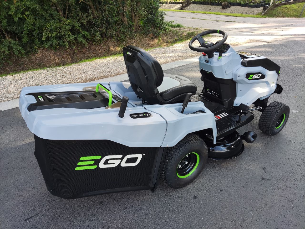 EGO zitmaaier (type TR3801E-B (accu), 98 cm., opvang)