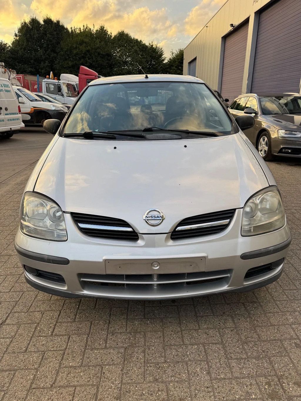 Nissan Almera Tino **PETROL-AIRCO-BELGIAN CAR**
