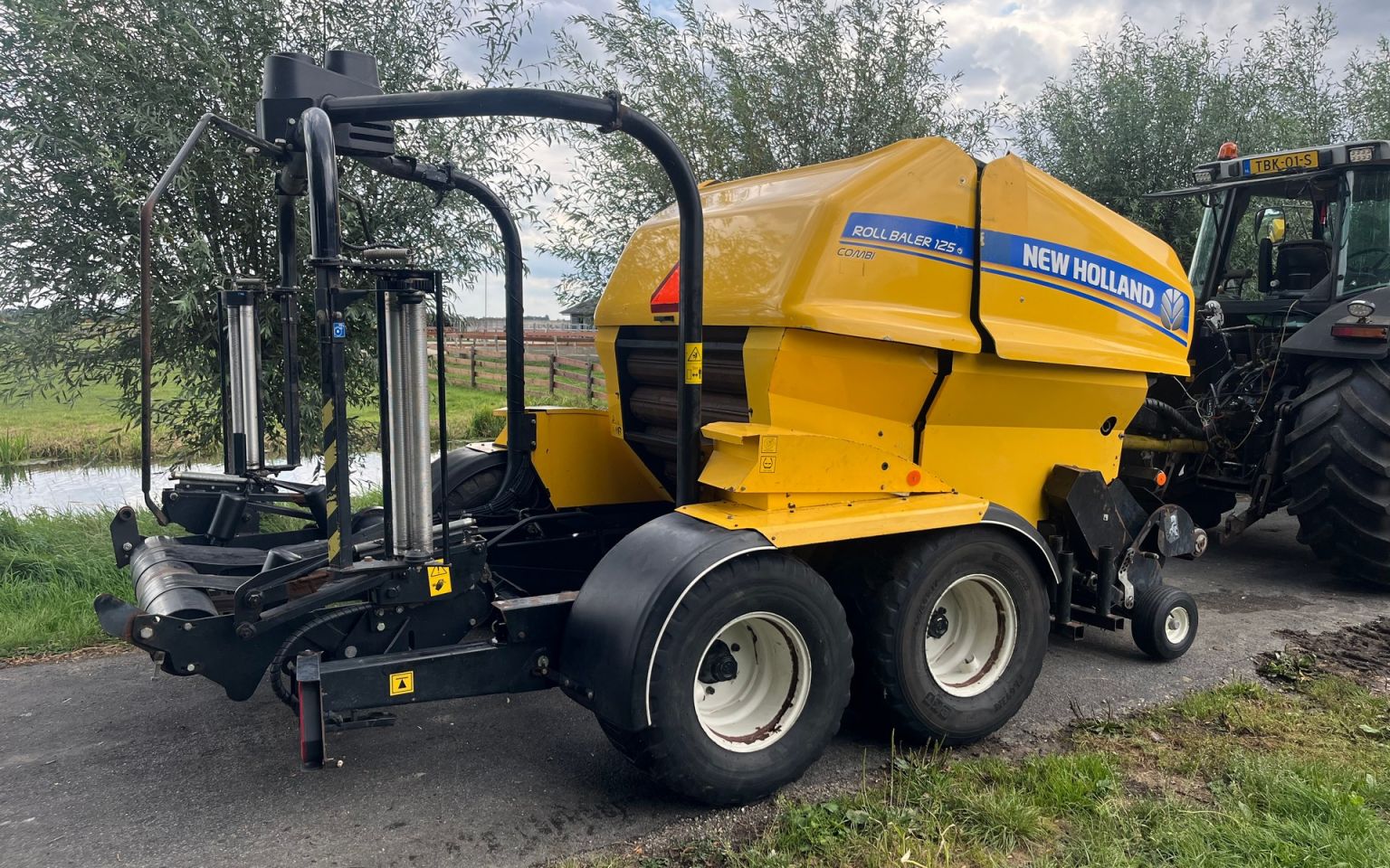 New Holland RB 125 combi perswikkelcombinatie FOLIEBINDING!
