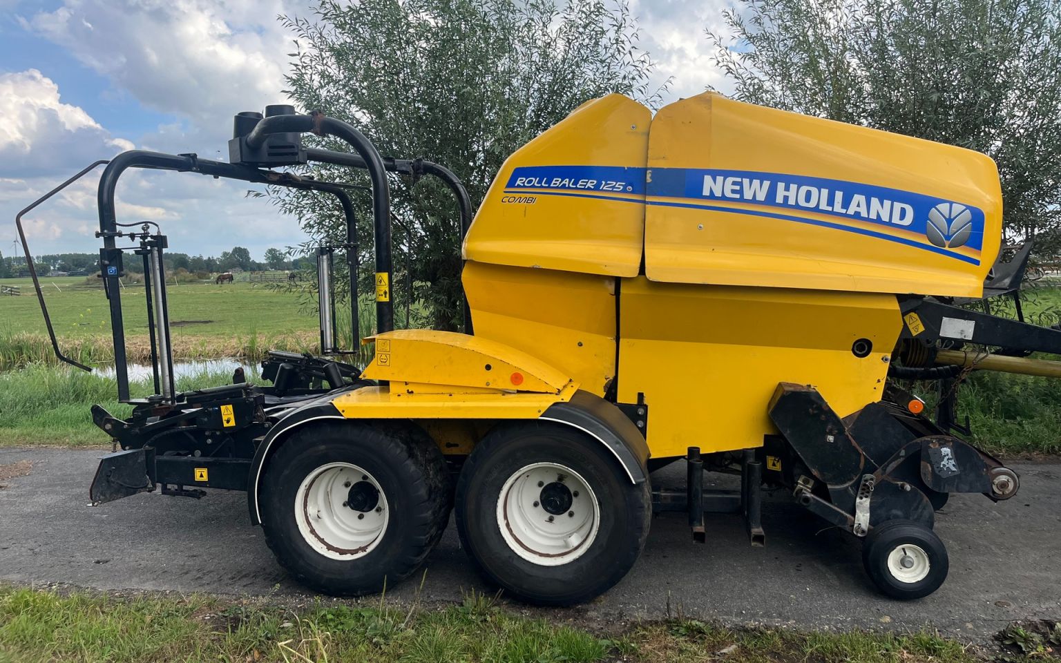 New Holland RB 125 combi perswikkelcombinatie FOLIEBINDING!