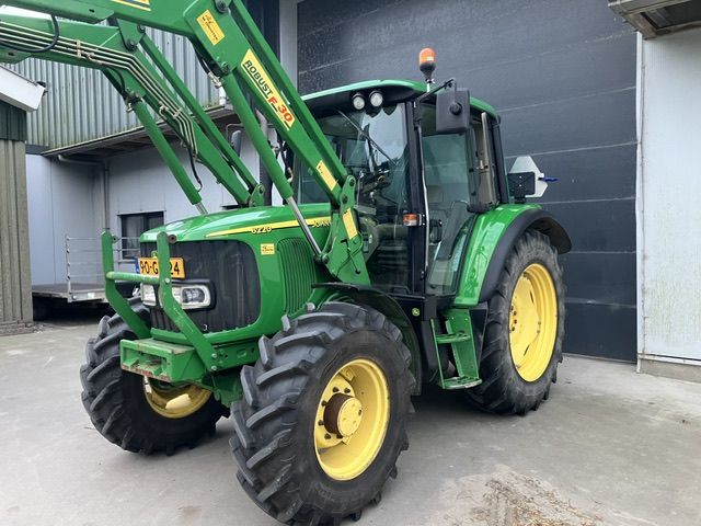 John deere 6220