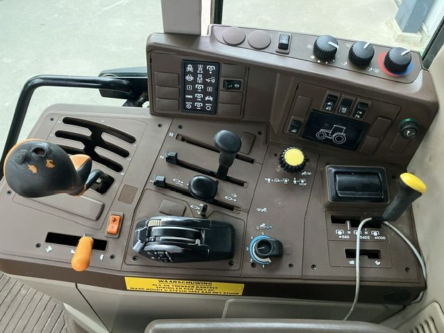 John deere 6220