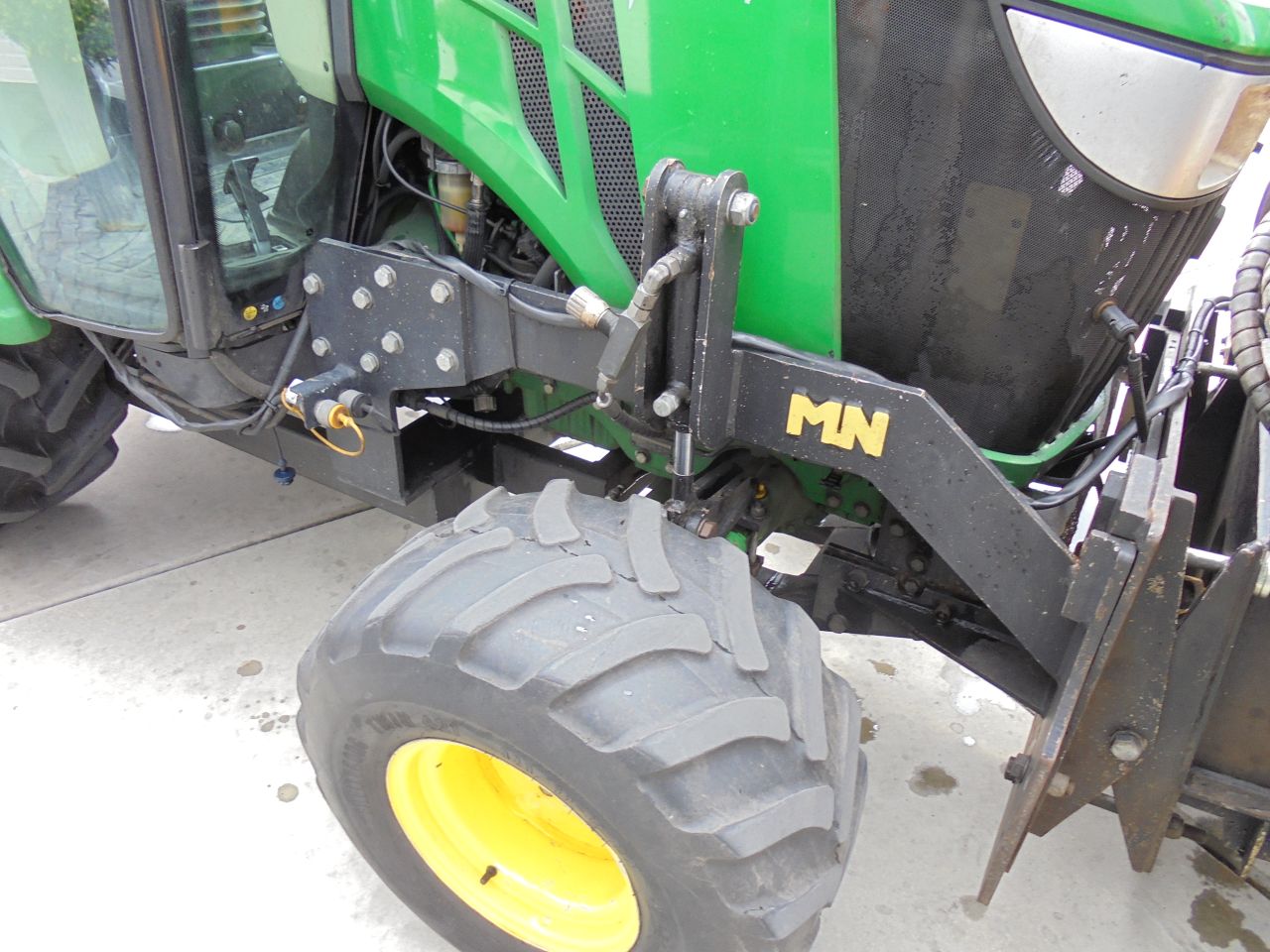 John deere 3045R mc connel heggensnoier/klepelbak