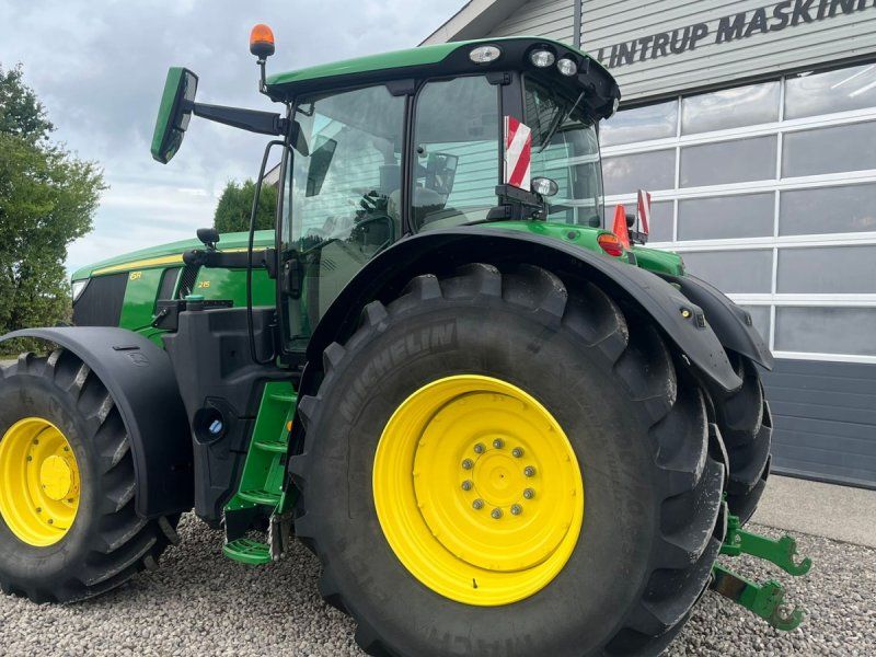 John Deere 6R 215 Command Pro med frontlift