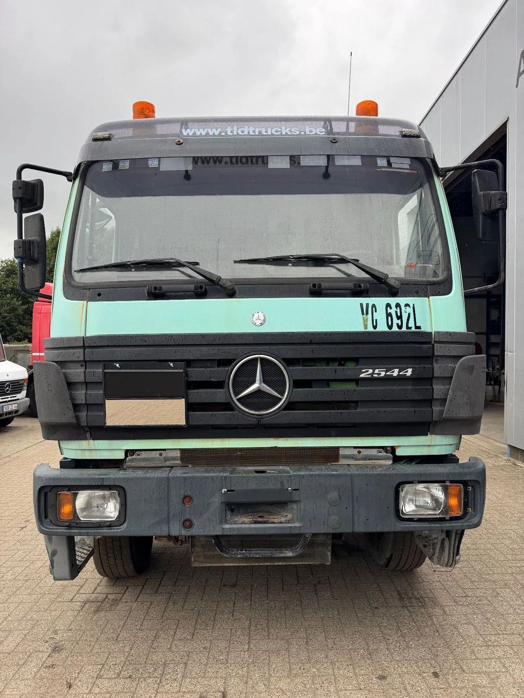 Mercedes-Benz SK 2544 **BELGIAN TRUCK-V8-MANUAL GEARBOX**
