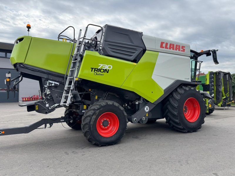 Claas Trion 730