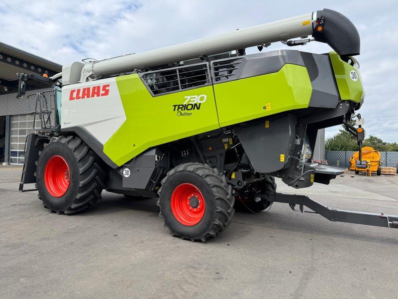 Claas Trion 730