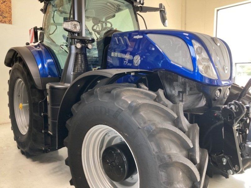 New Holland T7.300 AC Gen