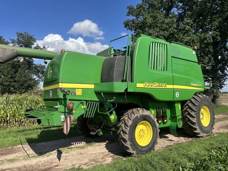 John Deere T670