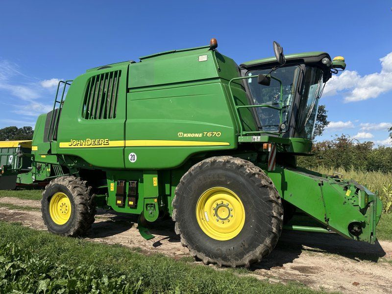 John Deere T670