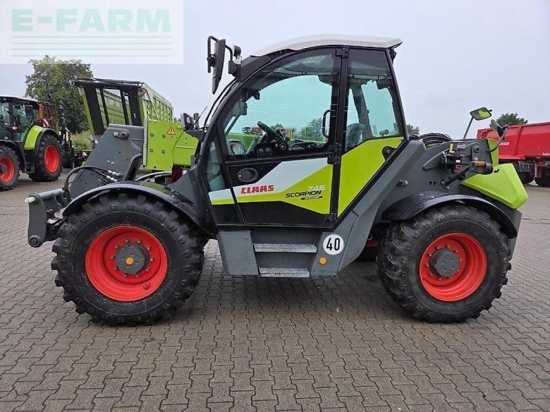 Claas scorpion 746