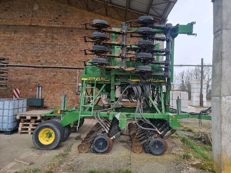 John Deere 750 A
