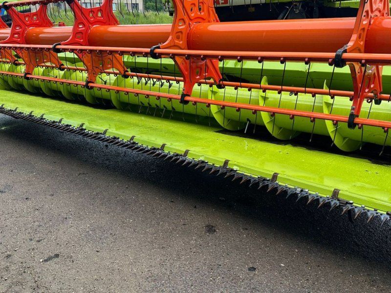 Claas LION 770 4WD Incl. Skærebord  Vario V1230 bord. GPS. Cruise Pi