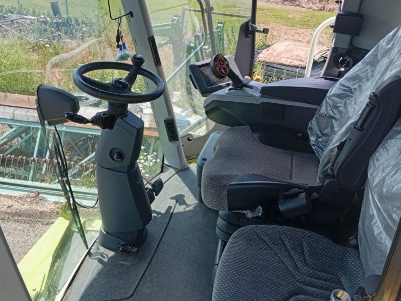 Claas LION 770 4WD Incl. Skærebord  Vario V1230 bord. GPS. Cruise Pi