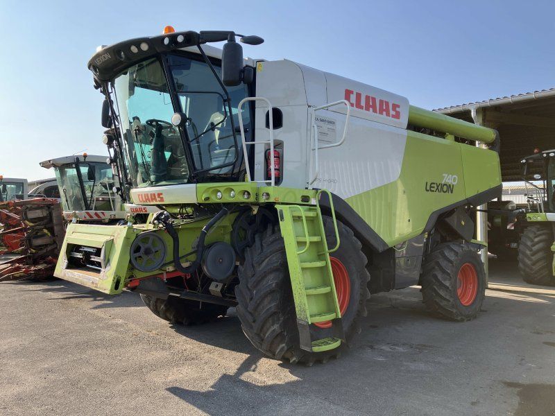 Claas LION 740