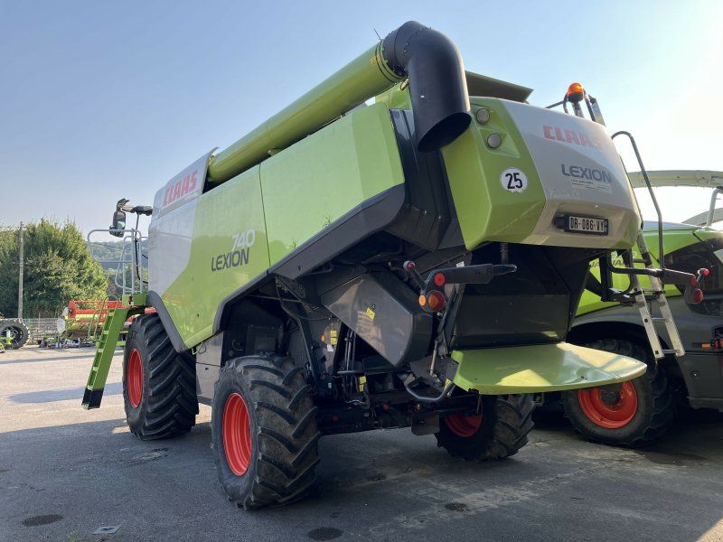 Claas LION 740
