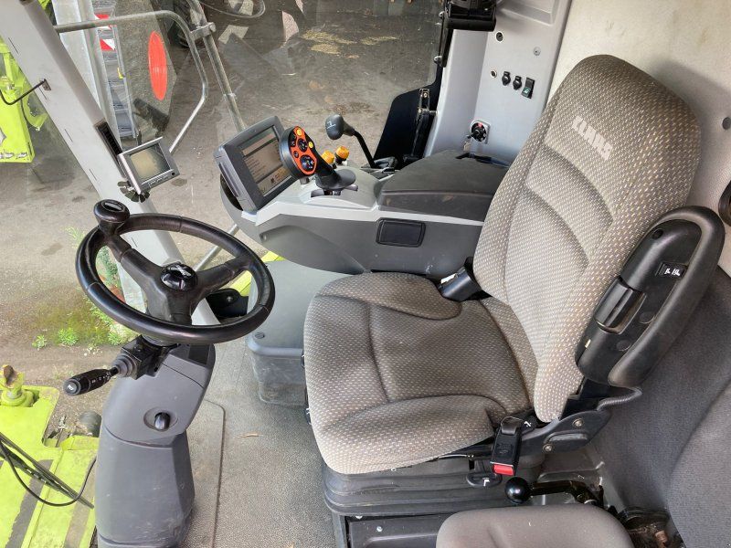Claas Tucano 320