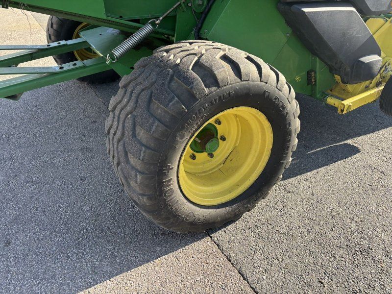 John Deere 592