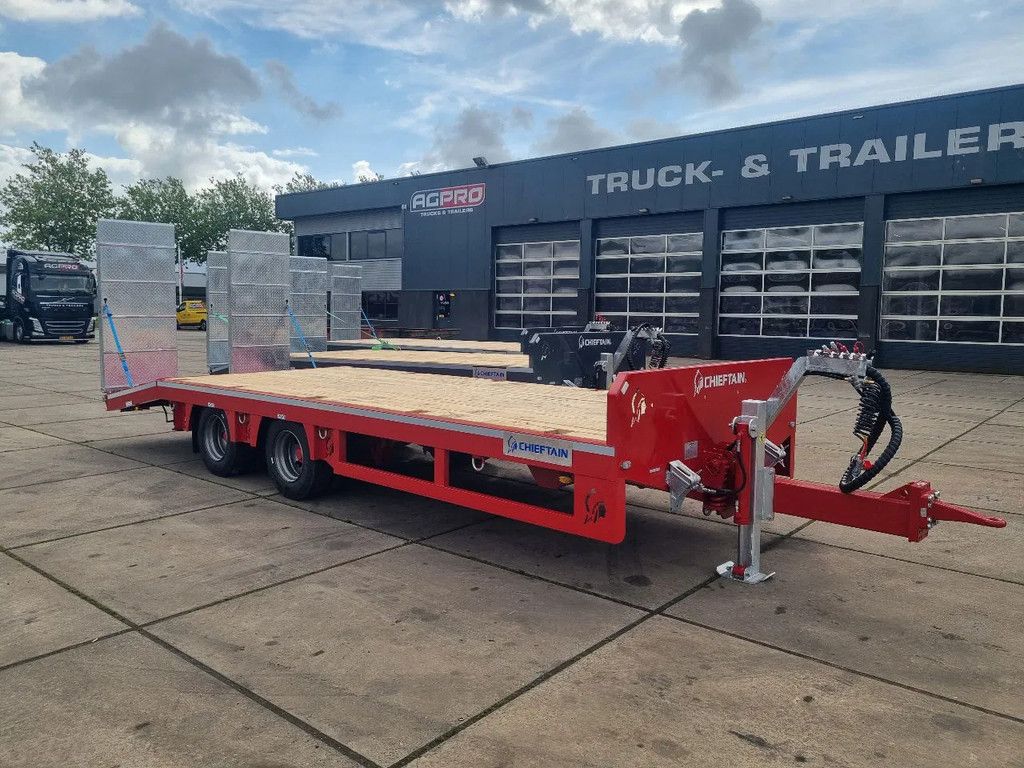 CHIEFTAIN NIEUW!! 2as middenas langzaamverkeer hydr rampen en steunpoten voor en achter