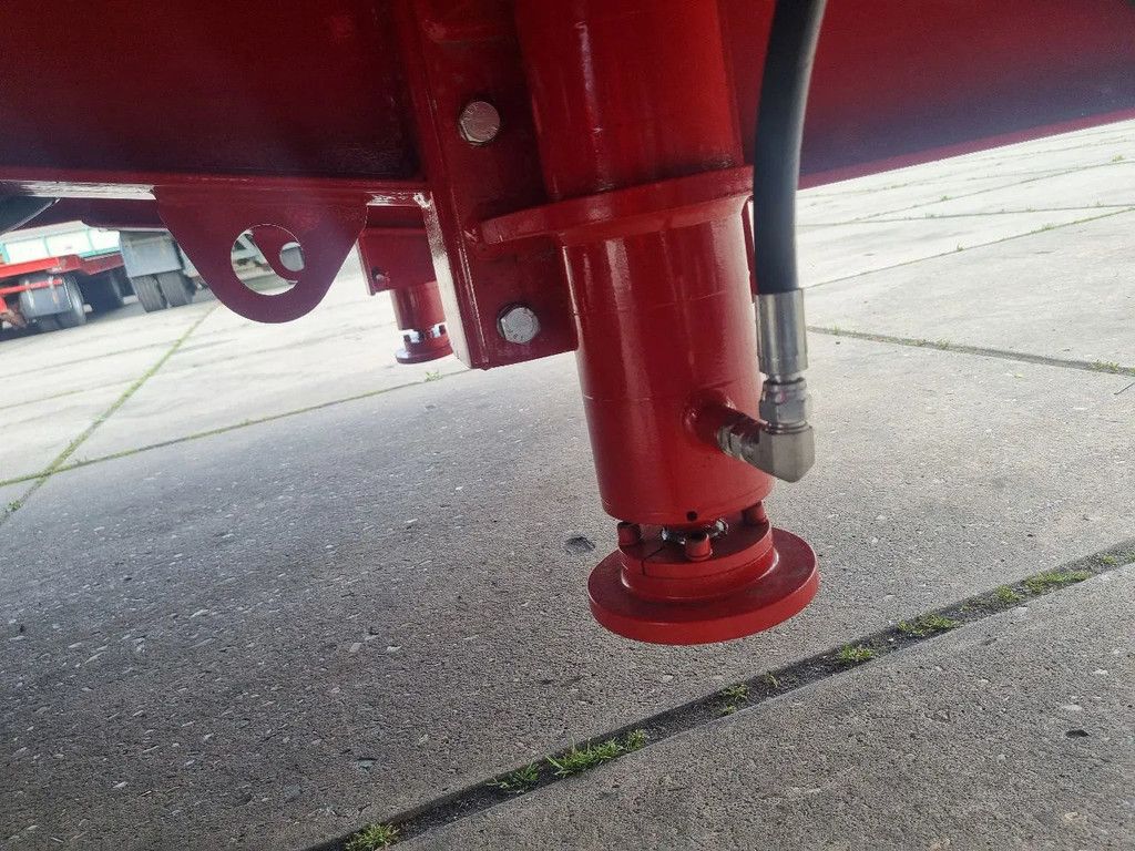 CHIEFTAIN NIEUW!! 2as middenas langzaamverkeer hydr rampen en steunpoten voor en achter