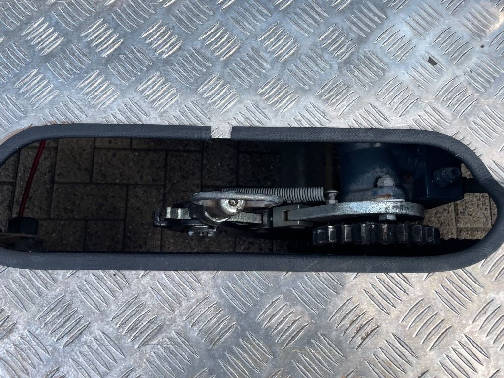 Böcker AHK 30/1500