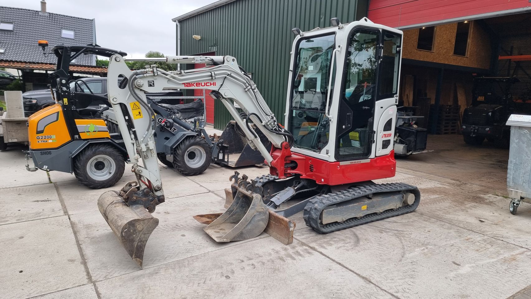 Takeuchi TB325R