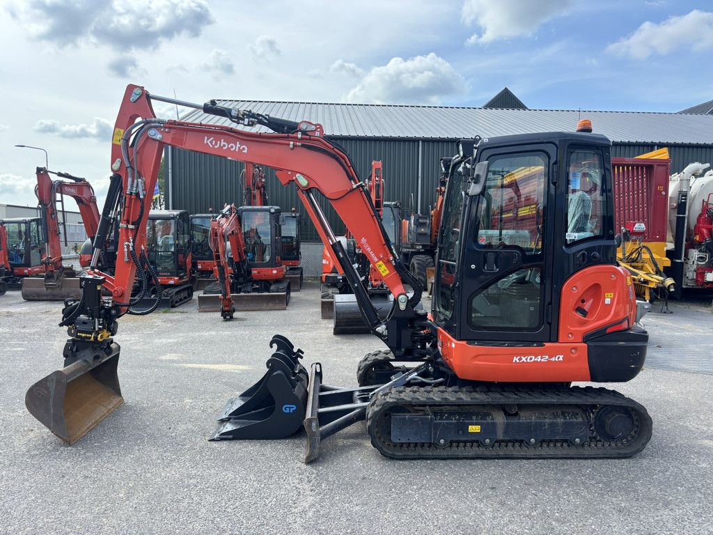 KUBOTA KX042-4A
